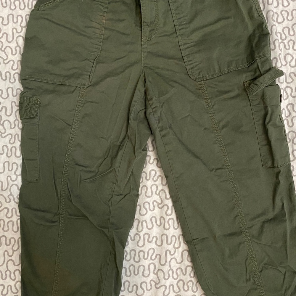 Two capris - Picture 7 of 8